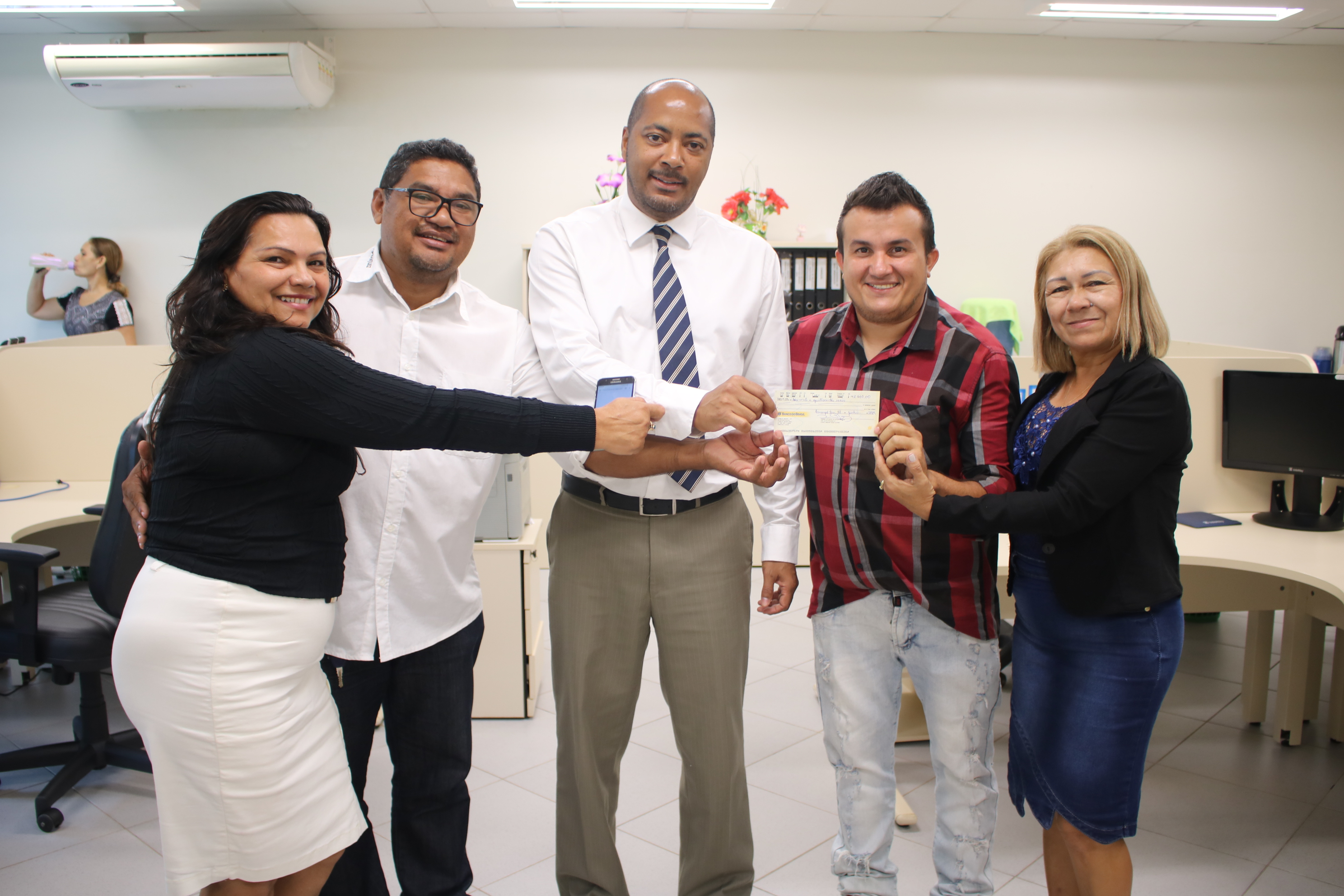 Instituto Municipal da Agricultura, Pecuária e Abastecimento recebe doação da Comarca de Laranjal do Jari.